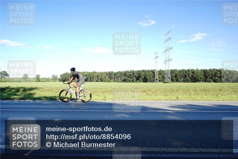 07.09.2025 - 19. Norderstedt Triathlon Michael Burmester http://msf.ph/oto/8854096 07.09.2025 16:08:30 Radfahren  meine-sportfotos.de