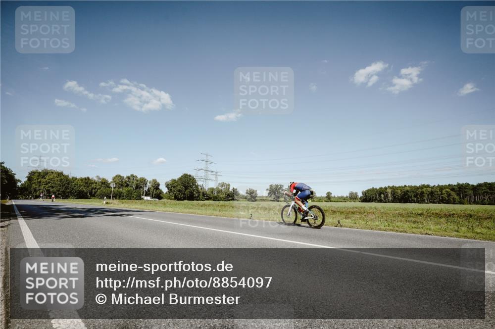 07.09.2025 - 19. Norderstedt Triathlon Michael Burmester http://msf.ph/oto/8854097 07.09.2025 14:56:18 Radfahren 442 meine-sportfotos.de