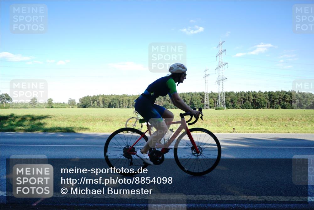07.09.2025 - 19. Norderstedt Triathlon Michael Burmester http://msf.ph/oto/8854098 07.09.2025 16:08:35 Radfahren 927, 1078, 1623 meine-sportfotos.de