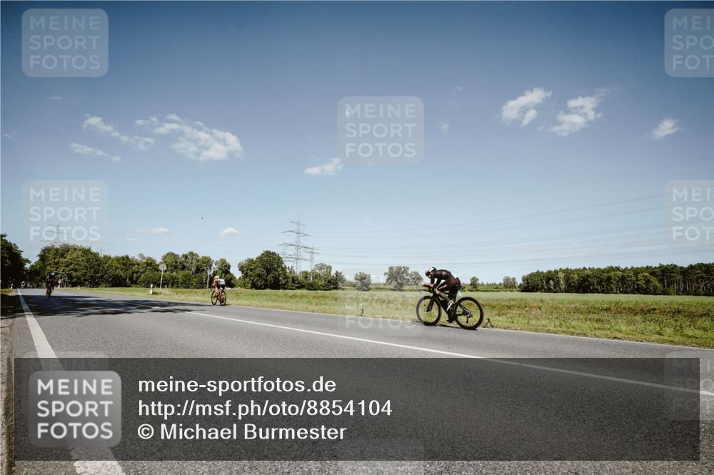 07.09.2025 - 19. Norderstedt Triathlon Michael Burmester http://msf.ph/oto/8854104 07.09.2025 14:56:30 Radfahren 438 meine-sportfotos.de