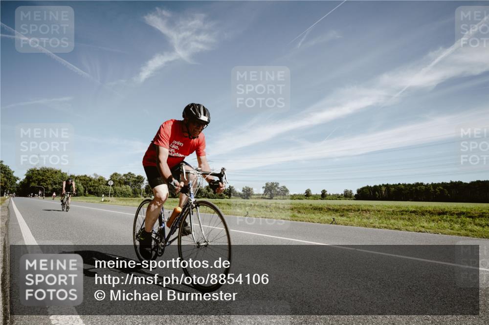 07.09.2025 - 19. Norderstedt Triathlon Michael Burmester http://msf.ph/oto/8854106 07.09.2025 11:57:24 Radfahren 792, 830, 1217 meine-sportfotos.de
