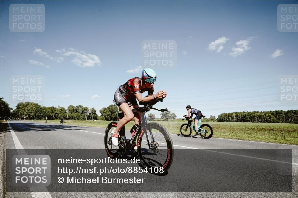 07.09.2025 - 19. Norderstedt Triathlon Michael Burmester http://msf.ph/oto/8854108 07.09.2025 14:56:32 Radfahren 438 meine-sportfotos.de
