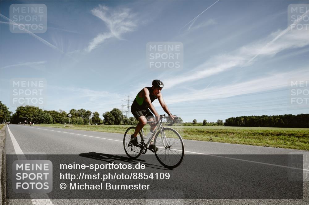 07.09.2025 - 19. Norderstedt Triathlon Michael Burmester http://msf.ph/oto/8854109 07.09.2025 11:57:25 Radfahren 792, 830, 1217 meine-sportfotos.de
