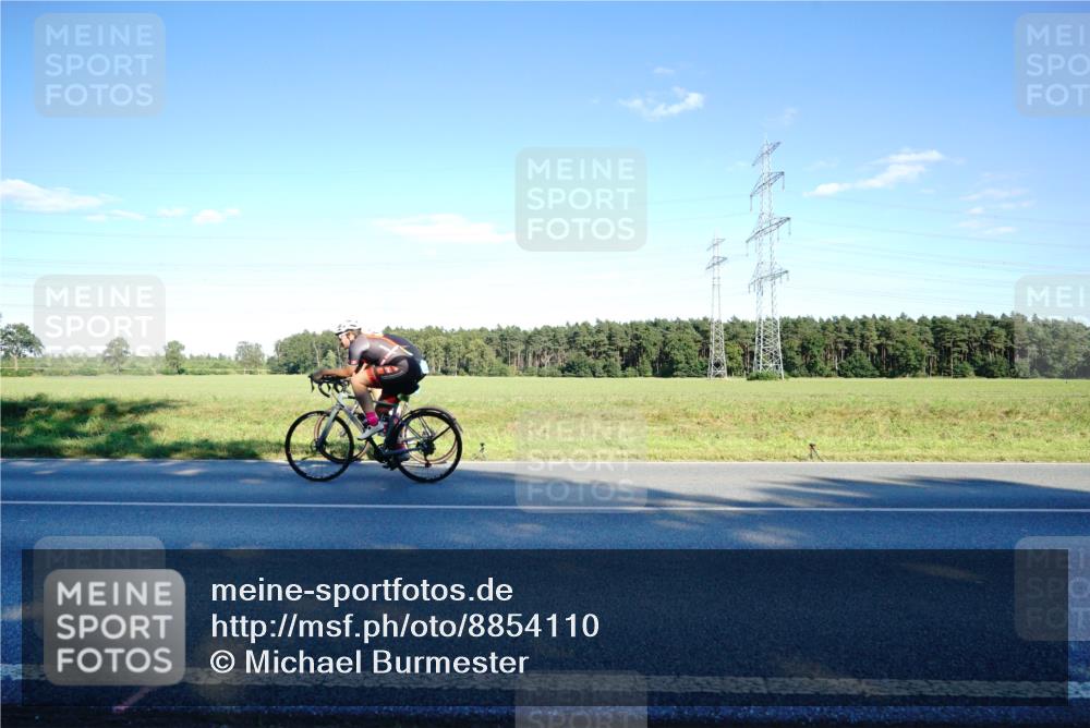 07.09.2025 - 19. Norderstedt Triathlon Michael Burmester http://msf.ph/oto/8854110 07.09.2025 16:08:40 Radfahren 401, 927, 1458, 1623 meine-sportfotos.de