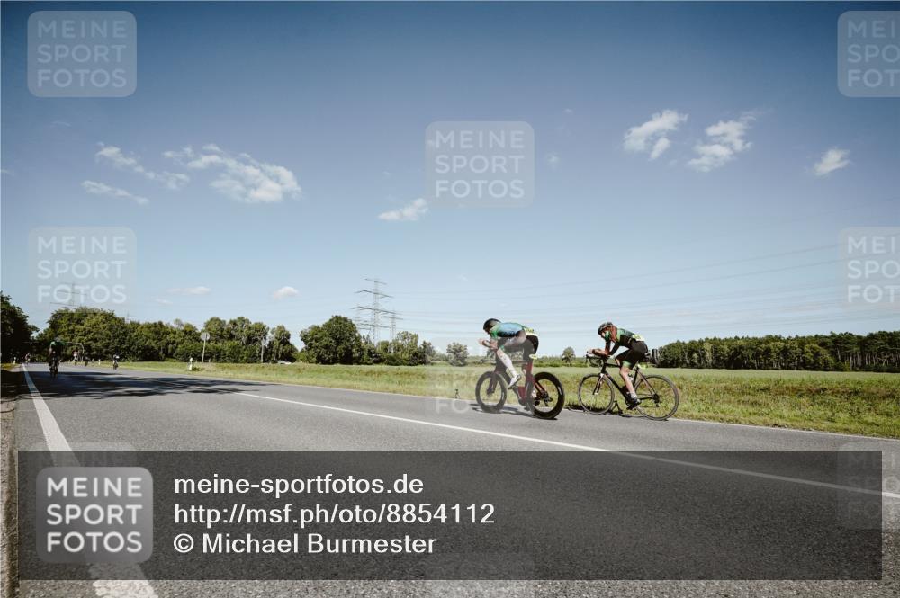 07.09.2025 - 19. Norderstedt Triathlon Michael Burmester http://msf.ph/oto/8854112 07.09.2025 14:56:38 Radfahren 1494 meine-sportfotos.de