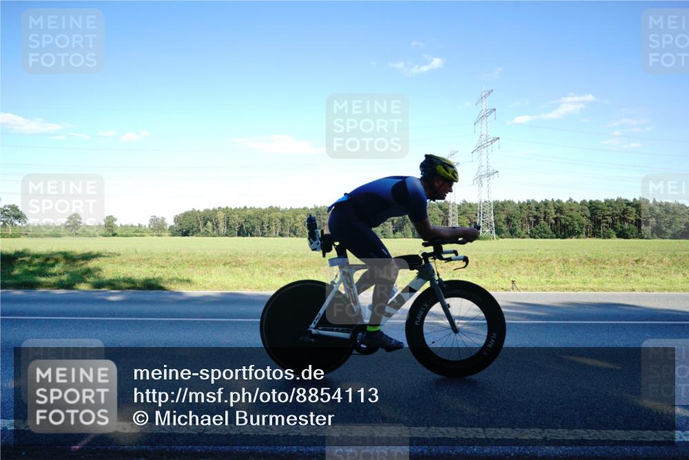 07.09.2025 - 19. Norderstedt Triathlon Michael Burmester http://msf.ph/oto/8854113 07.09.2025 16:08:44 Radfahren 401, 916, 1429 meine-sportfotos.de