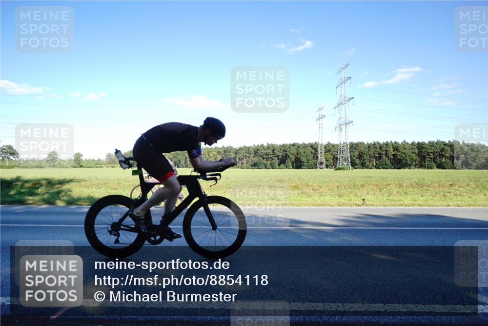 07.09.2025 - 19. Norderstedt Triathlon Michael Burmester http://msf.ph/oto/8854118 07.09.2025 16:08:47 Radfahren 482, 916, 1429 meine-sportfotos.de