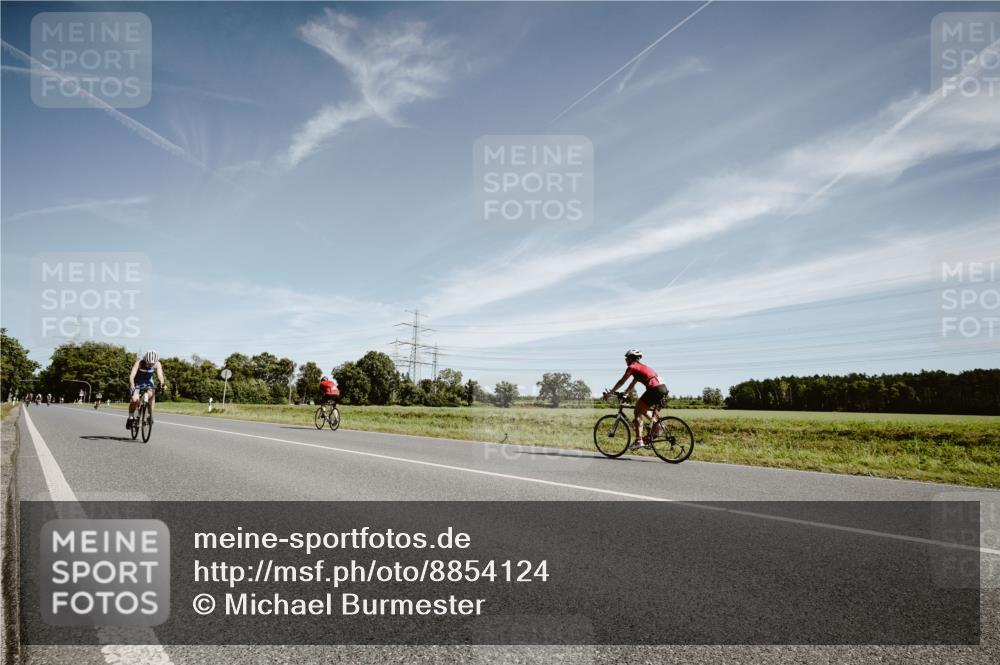 07.09.2025 - 19. Norderstedt Triathlon Michael Burmester http://msf.ph/oto/8854124 07.09.2025 11:57:36 Radfahren 1249 meine-sportfotos.de
