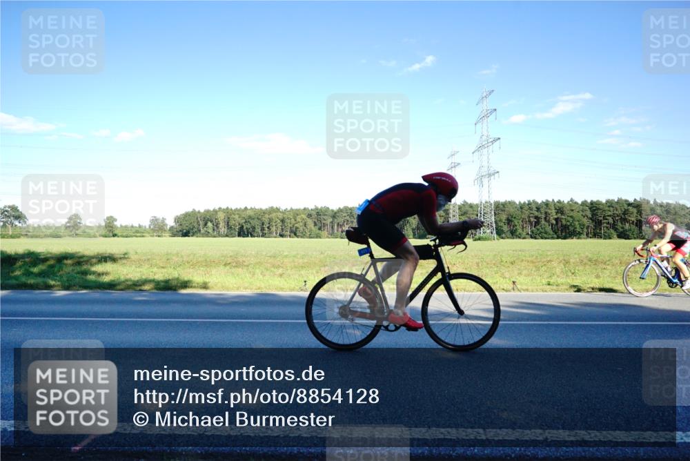 07.09.2025 - 19. Norderstedt Triathlon Michael Burmester http://msf.ph/oto/8854128 07.09.2025 16:09:01 Radfahren 421, 1057, 1102, 1538 meine-sportfotos.de