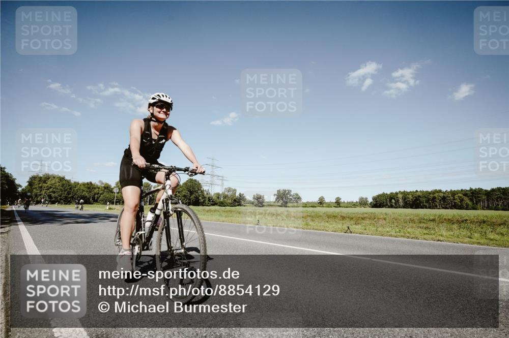 07.09.2025 - 19. Norderstedt Triathlon Michael Burmester http://msf.ph/oto/8854129 07.09.2025 14:56:50 Radfahren 1447, 1474 meine-sportfotos.de