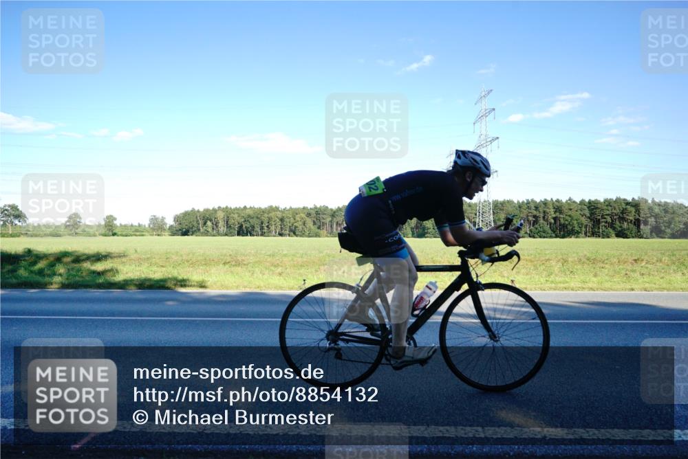 07.09.2025 - 19. Norderstedt Triathlon Michael Burmester http://msf.ph/oto/8854132 07.09.2025 16:09:02 Radfahren 421, 1057, 1102, 1538 meine-sportfotos.de