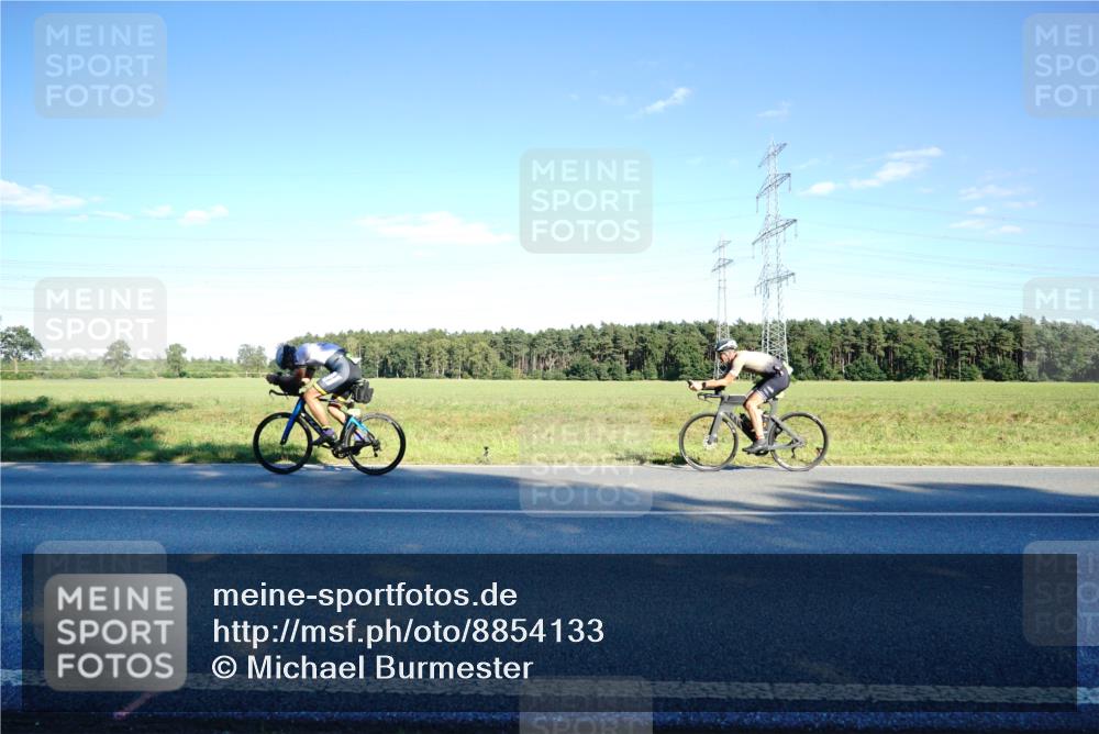 07.09.2025 - 19. Norderstedt Triathlon Michael Burmester http://msf.ph/oto/8854133 07.09.2025 16:09:05 Radfahren 1102 meine-sportfotos.de