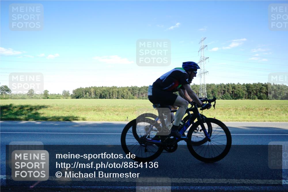 07.09.2025 - 19. Norderstedt Triathlon Michael Burmester http://msf.ph/oto/8854136 07.09.2025 16:09:08 Radfahren 543, 932, 1514 meine-sportfotos.de