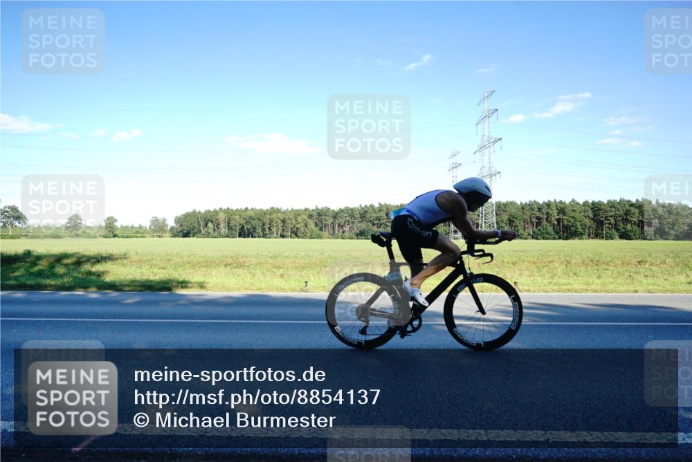 07.09.2025 - 19. Norderstedt Triathlon Michael Burmester http://msf.ph/oto/8854137 07.09.2025 16:09:09 Radfahren 543, 932, 1514, 1546 meine-sportfotos.de