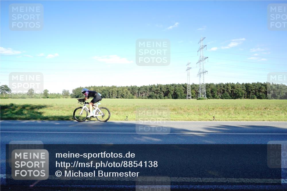07.09.2025 - 19. Norderstedt Triathlon Michael Burmester http://msf.ph/oto/8854138 07.09.2025 16:09:11 Radfahren 543, 932, 1514, 1546 meine-sportfotos.de