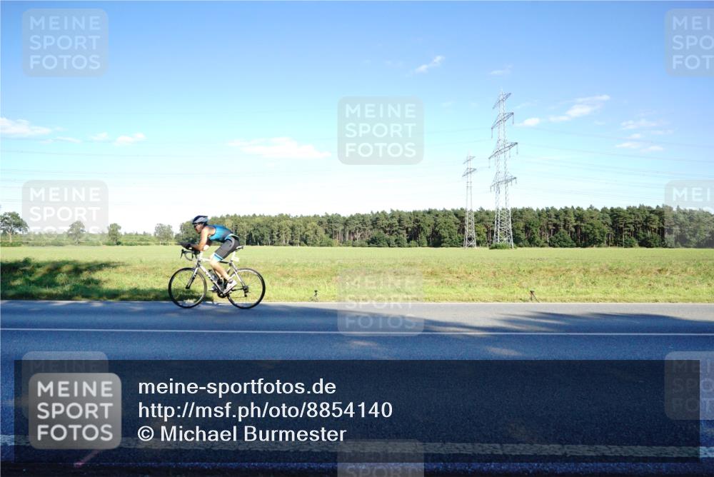 07.09.2025 - 19. Norderstedt Triathlon Michael Burmester http://msf.ph/oto/8854140 07.09.2025 16:09:13 Radfahren 378, 1514, 1546 meine-sportfotos.de