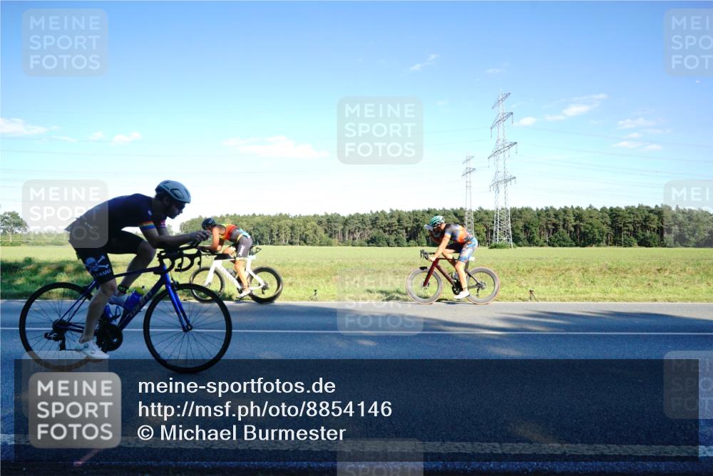 07.09.2025 - 19. Norderstedt Triathlon Michael Burmester http://msf.ph/oto/8854146 07.09.2025 16:09:23 Radfahren 488, 1064, 1080, 1085 meine-sportfotos.de