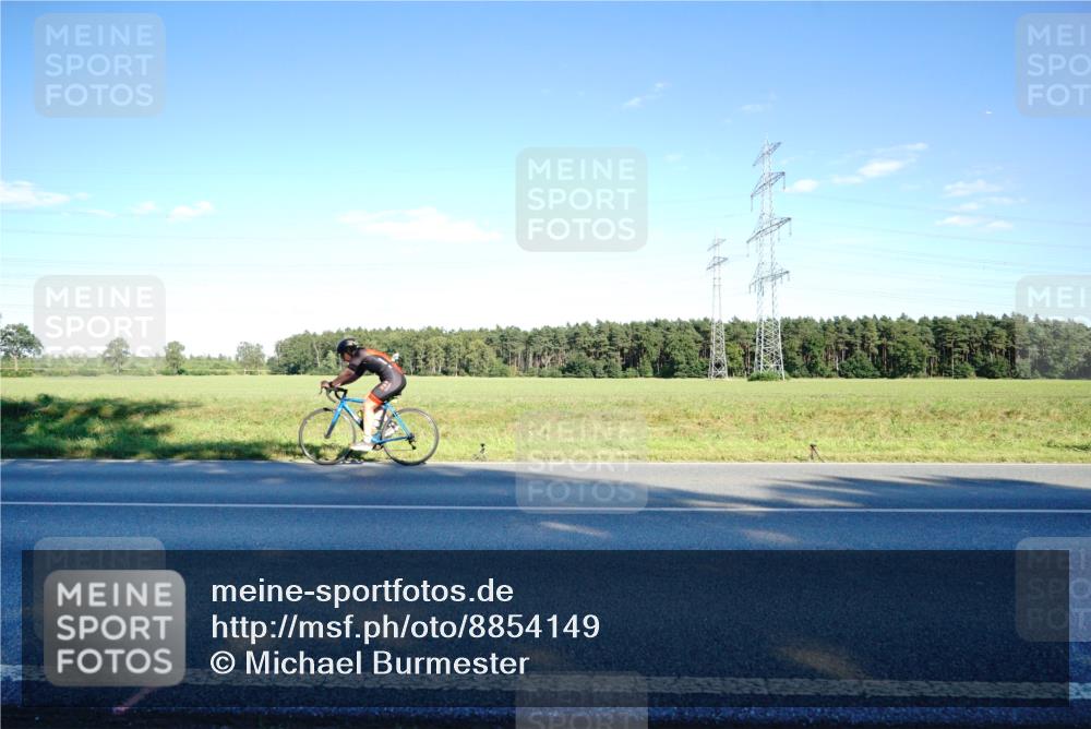 07.09.2025 - 19. Norderstedt Triathlon Michael Burmester http://msf.ph/oto/8854149 07.09.2025 16:09:27 Radfahren 488, 1064, 1085, 1524 meine-sportfotos.de