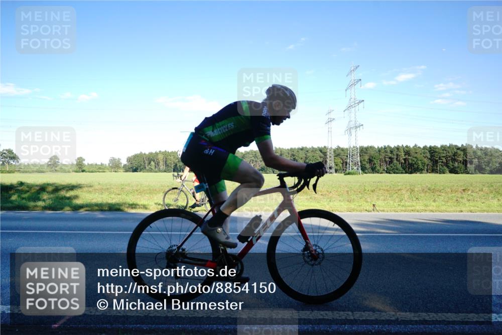 07.09.2025 - 19. Norderstedt Triathlon Michael Burmester http://msf.ph/oto/8854150 07.09.2025 16:09:28 Radfahren 1055, 1064, 1085, 1524 meine-sportfotos.de