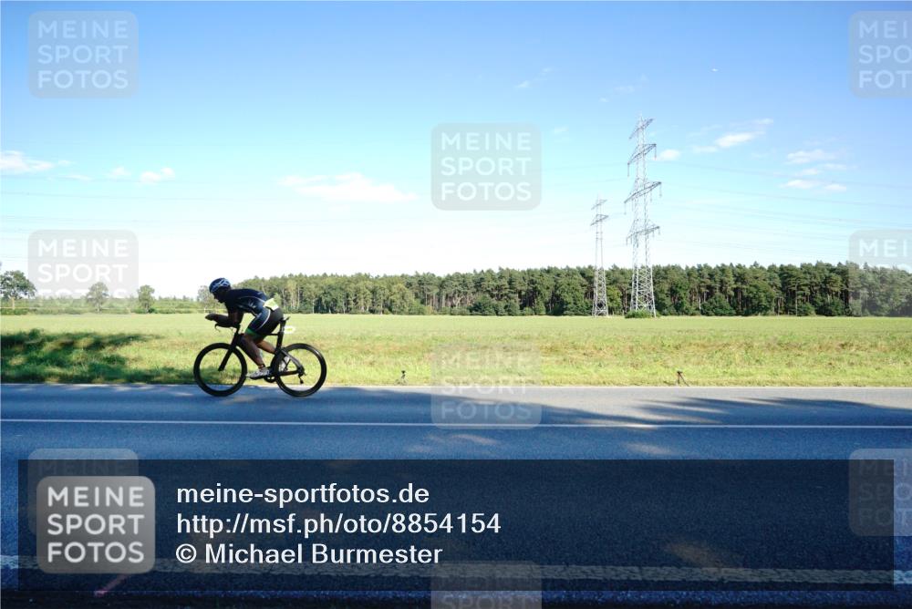 07.09.2025 - 19. Norderstedt Triathlon Michael Burmester http://msf.ph/oto/8854154 07.09.2025 16:09:34 Radfahren 1055 meine-sportfotos.de