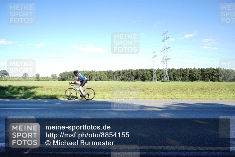 07.09.2025 - 19. Norderstedt Triathlon Michael Burmester http://msf.ph/oto/8854155 07.09.2025 16:09:38 Radfahren 1572 meine-sportfotos.de