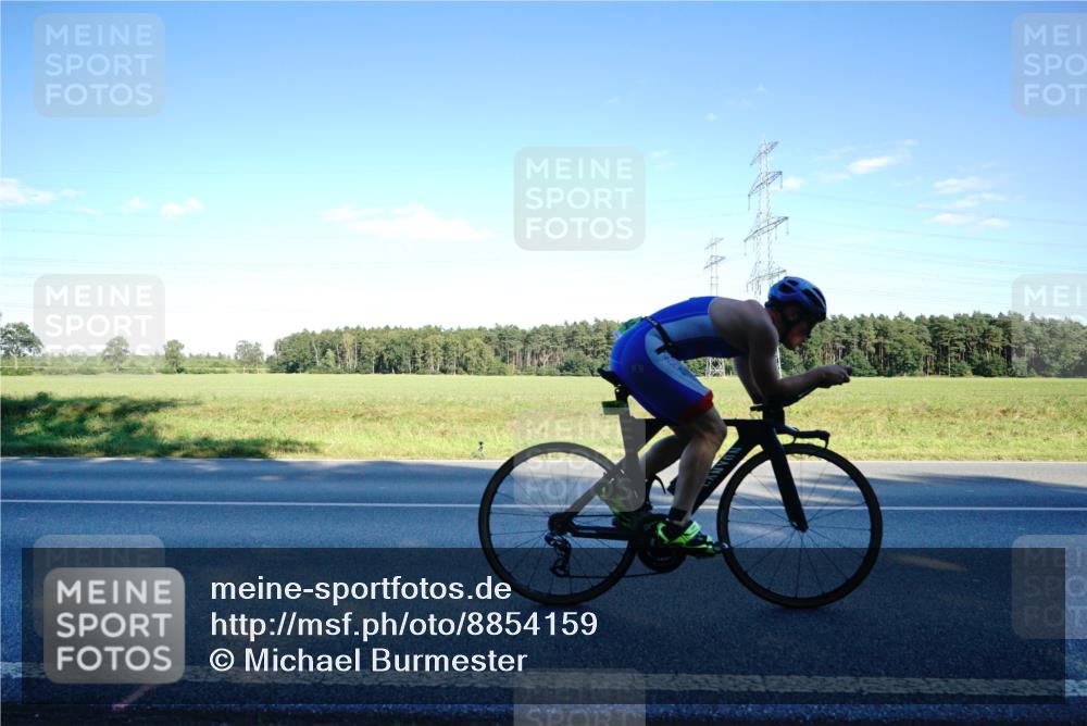 07.09.2025 - 19. Norderstedt Triathlon Michael Burmester http://msf.ph/oto/8854159 07.09.2025 16:09:44 Radfahren 943, 1098, 1437, 1552, 1594 meine-sportfotos.de
