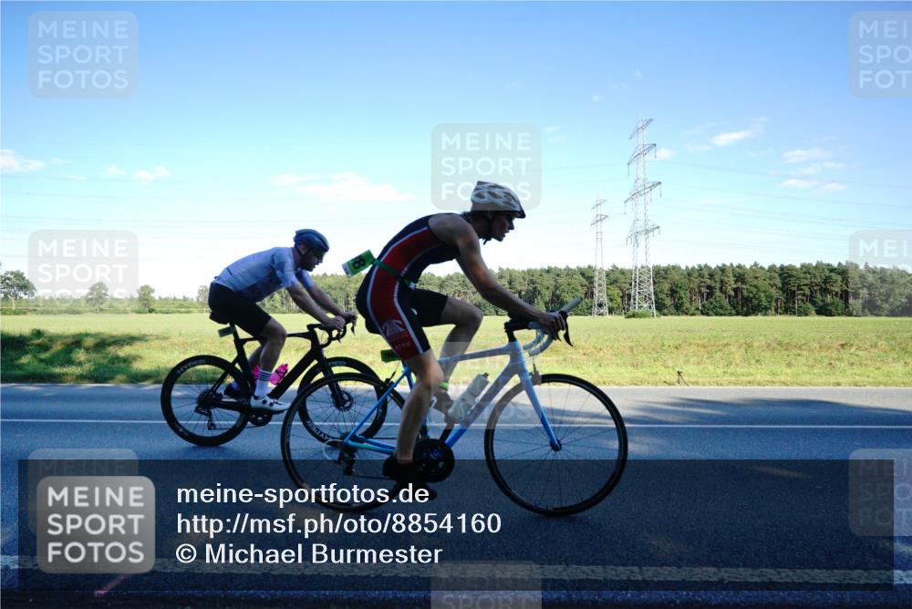 07.09.2025 - 19. Norderstedt Triathlon Michael Burmester http://msf.ph/oto/8854160 07.09.2025 16:09:45 Radfahren 943, 1098, 1437, 1552, 1594 meine-sportfotos.de