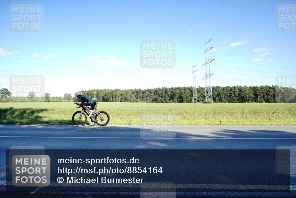 07.09.2025 - 19. Norderstedt Triathlon Michael Burmester http://msf.ph/oto/8854164 07.09.2025 16:09:55 Radfahren 429 meine-sportfotos.de