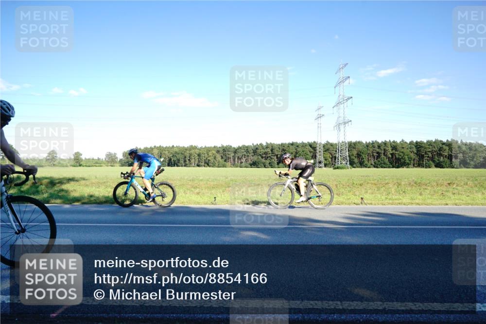 07.09.2025 - 19. Norderstedt Triathlon Michael Burmester http://msf.ph/oto/8854166 07.09.2025 16:09:58 Radfahren 429, 925, 1567 meine-sportfotos.de
