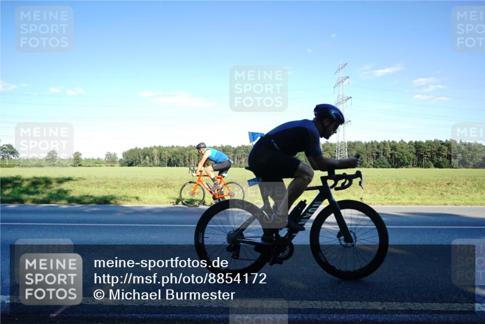 07.09.2025 - 19. Norderstedt Triathlon Michael Burmester http://msf.ph/oto/8854172 07.09.2025 16:10:07 Radfahren 425, 1073, 1472, 1560 meine-sportfotos.de