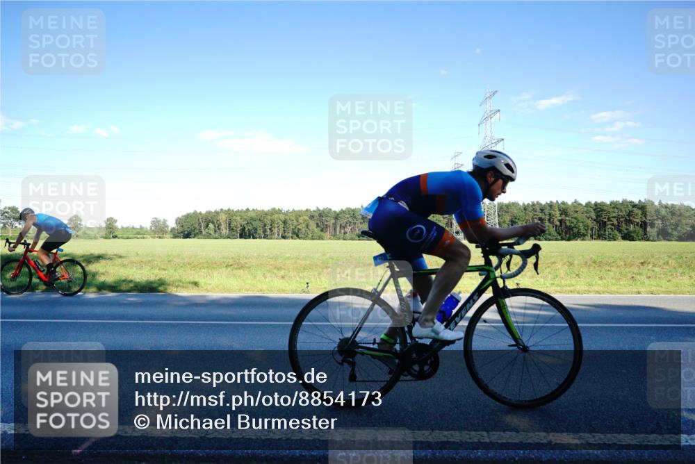 07.09.2025 - 19. Norderstedt Triathlon Michael Burmester http://msf.ph/oto/8854173 07.09.2025 16:10:07 Radfahren 425, 1073, 1472, 1560 meine-sportfotos.de