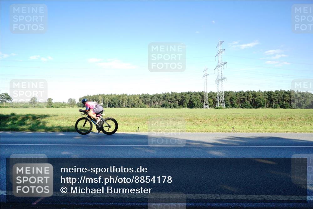 07.09.2025 - 19. Norderstedt Triathlon Michael Burmester http://msf.ph/oto/8854178 07.09.2025 16:10:17 Radfahren 536, 883, 954, 1626, 1629 meine-sportfotos.de