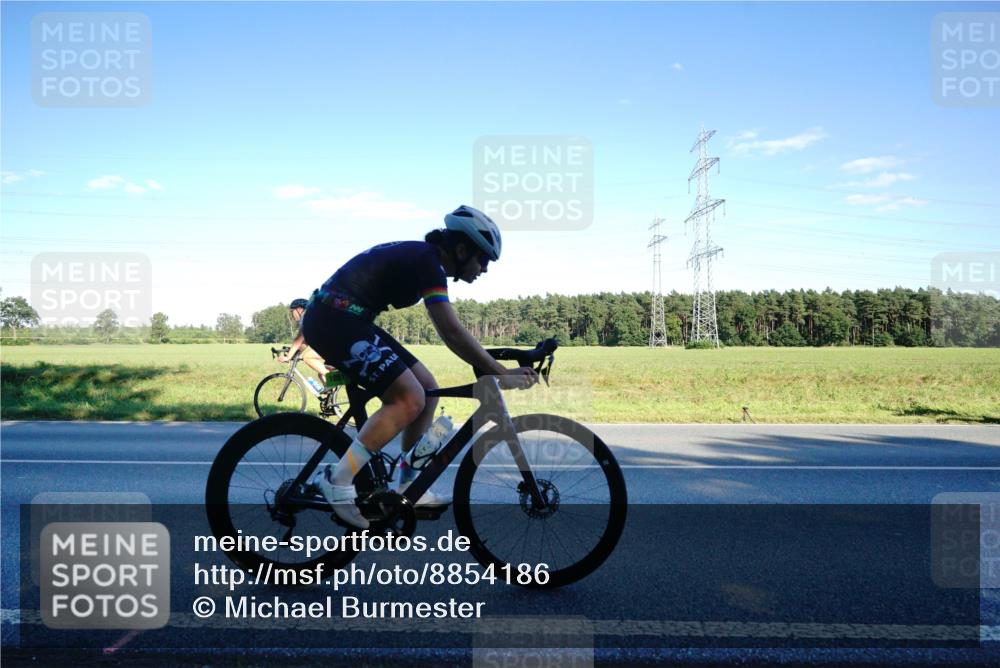 07.09.2025 - 19. Norderstedt Triathlon Michael Burmester http://msf.ph/oto/8854186 07.09.2025 16:10:26 Radfahren 1051, 1065, 1532, 1562, 1563 meine-sportfotos.de