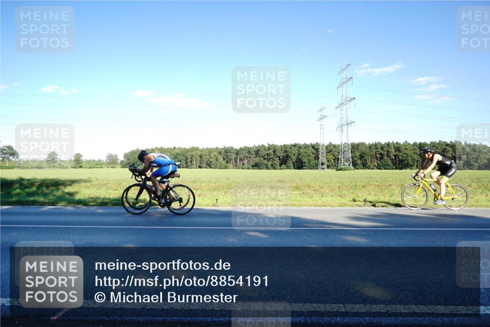 07.09.2025 - 19. Norderstedt Triathlon Michael Burmester http://msf.ph/oto/8854191 07.09.2025 16:10:31 Radfahren 530, 532, 915, 1563, 1632 meine-sportfotos.de