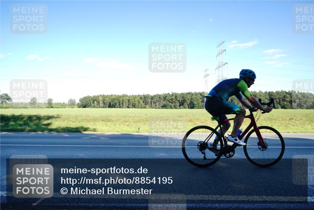 07.09.2025 - 19. Norderstedt Triathlon Michael Burmester http://msf.ph/oto/8854195 07.09.2025 16:10:34 Radfahren 530, 532, 915, 938, 1632 meine-sportfotos.de