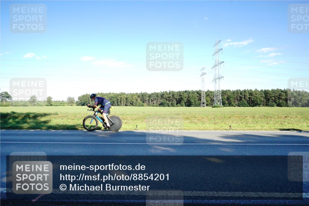 07.09.2025 - 19. Norderstedt Triathlon Michael Burmester http://msf.ph/oto/8854201 07.09.2025 16:10:44 Radfahren 406, 1547, 1590, 1600 meine-sportfotos.de