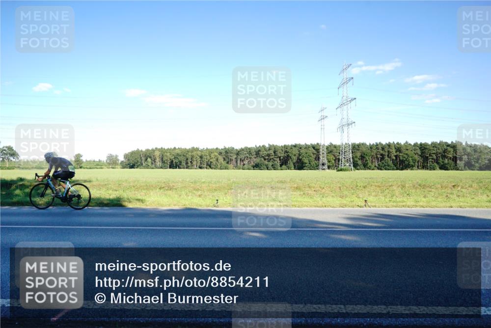 07.09.2025 - 19. Norderstedt Triathlon Michael Burmester http://msf.ph/oto/8854211 07.09.2025 16:10:56 Radfahren 1522, 1585 meine-sportfotos.de