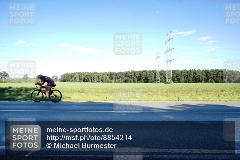 07.09.2025 - 19. Norderstedt Triathlon Michael Burmester http://msf.ph/oto/8854214 07.09.2025 16:11:00 Radfahren 386, 1066 meine-sportfotos.de