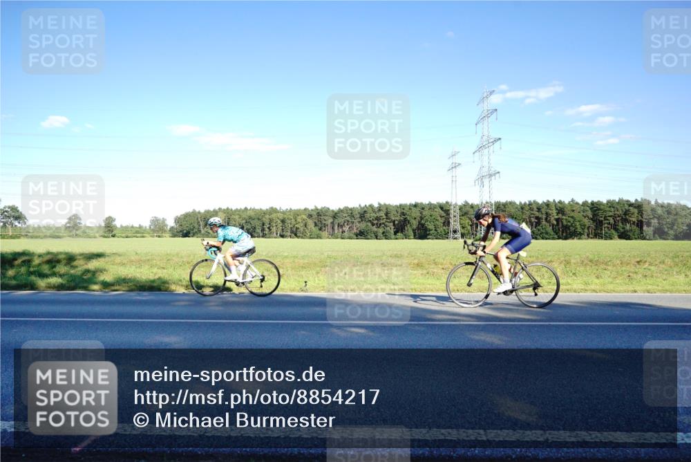 07.09.2025 - 19. Norderstedt Triathlon Michael Burmester http://msf.ph/oto/8854217 07.09.2025 16:11:07 Radfahren 1405 meine-sportfotos.de