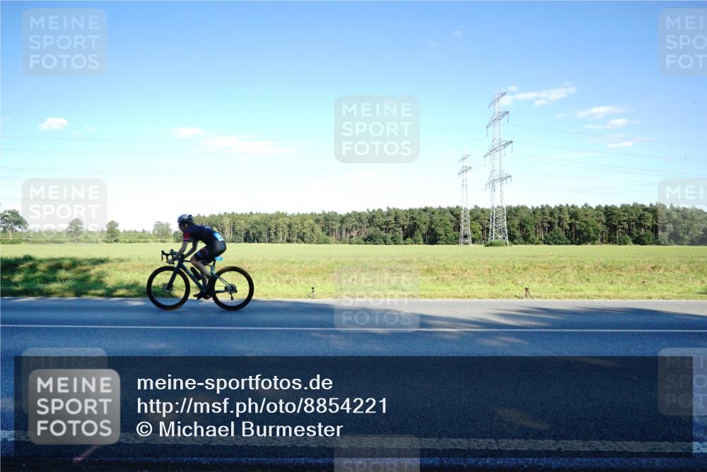 07.09.2025 - 19. Norderstedt Triathlon Michael Burmester http://msf.ph/oto/8854221 07.09.2025 16:11:12 Radfahren  meine-sportfotos.de