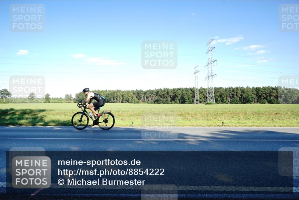07.09.2025 - 19. Norderstedt Triathlon Michael Burmester http://msf.ph/oto/8854222 07.09.2025 16:11:14 Radfahren 1070 meine-sportfotos.de