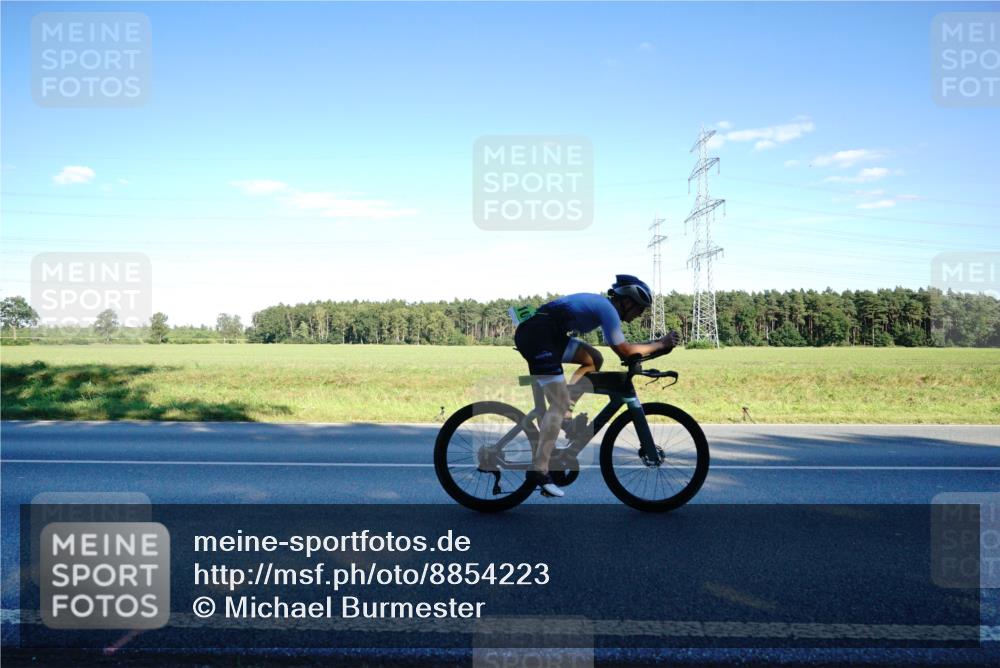 07.09.2025 - 19. Norderstedt Triathlon Michael Burmester http://msf.ph/oto/8854223 07.09.2025 16:11:15 Radfahren 1070 meine-sportfotos.de