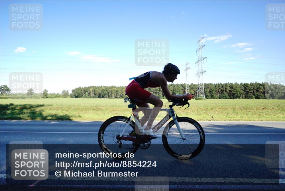 07.09.2025 - 19. Norderstedt Triathlon Michael Burmester http://msf.ph/oto/8854224 07.09.2025 16:11:19 Radfahren 414, 868, 1070, 1531 meine-sportfotos.de