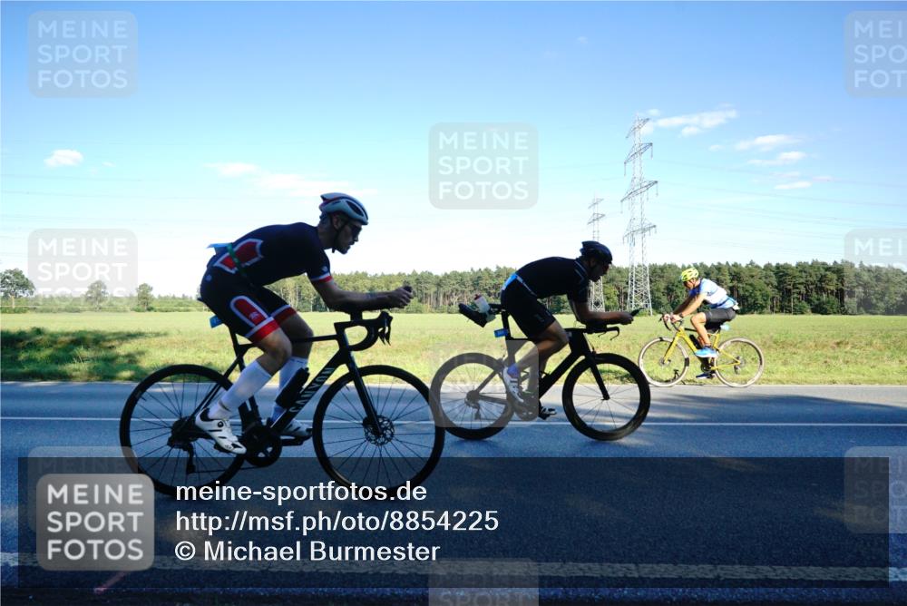 07.09.2025 - 19. Norderstedt Triathlon Michael Burmester http://msf.ph/oto/8854225 07.09.2025 16:11:20 Radfahren 414, 868, 1531 meine-sportfotos.de