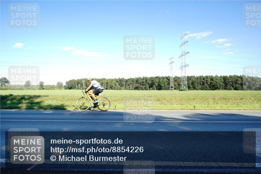 07.09.2025 - 19. Norderstedt Triathlon Michael Burmester http://msf.ph/oto/8854226 07.09.2025 16:11:21 Radfahren 414, 868, 1531 meine-sportfotos.de