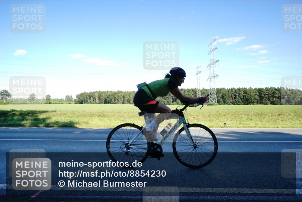 07.09.2025 - 19. Norderstedt Triathlon Michael Burmester http://msf.ph/oto/8854230 07.09.2025 16:11:25 Radfahren 933, 1108 meine-sportfotos.de