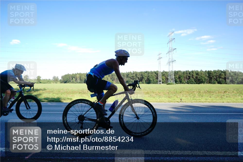 07.09.2025 - 19. Norderstedt Triathlon Michael Burmester http://msf.ph/oto/8854234 07.09.2025 16:11:31 Radfahren 1101, 1423, 1604, 1606 meine-sportfotos.de