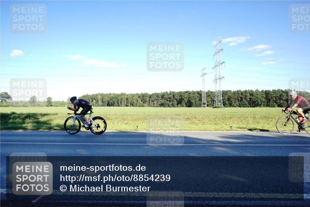 07.09.2025 - 19. Norderstedt Triathlon Michael Burmester http://msf.ph/oto/8854239 07.09.2025 16:11:43 Radfahren 882, 1624 meine-sportfotos.de
