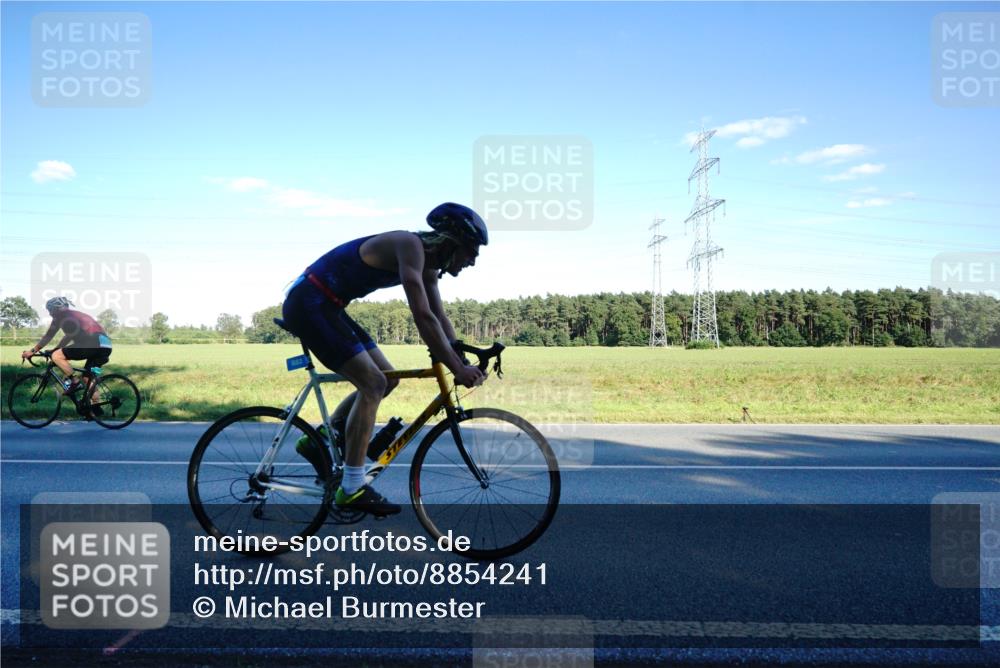 07.09.2025 - 19. Norderstedt Triathlon Michael Burmester http://msf.ph/oto/8854241 07.09.2025 16:11:45 Radfahren 882 meine-sportfotos.de