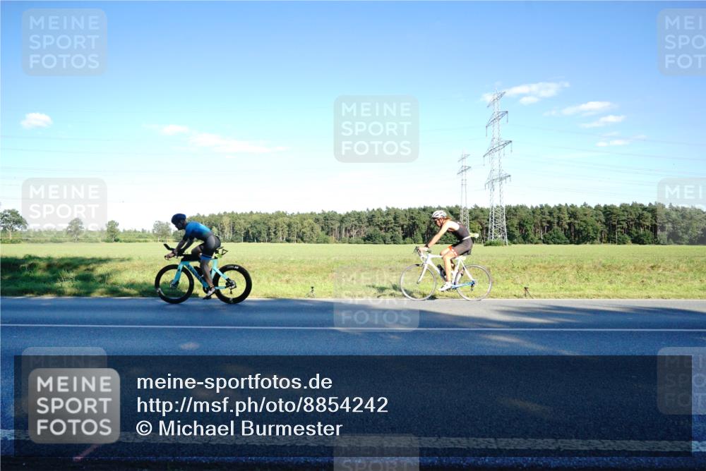 07.09.2025 - 19. Norderstedt Triathlon Michael Burmester http://msf.ph/oto/8854242 07.09.2025 16:11:46 Radfahren 882 meine-sportfotos.de